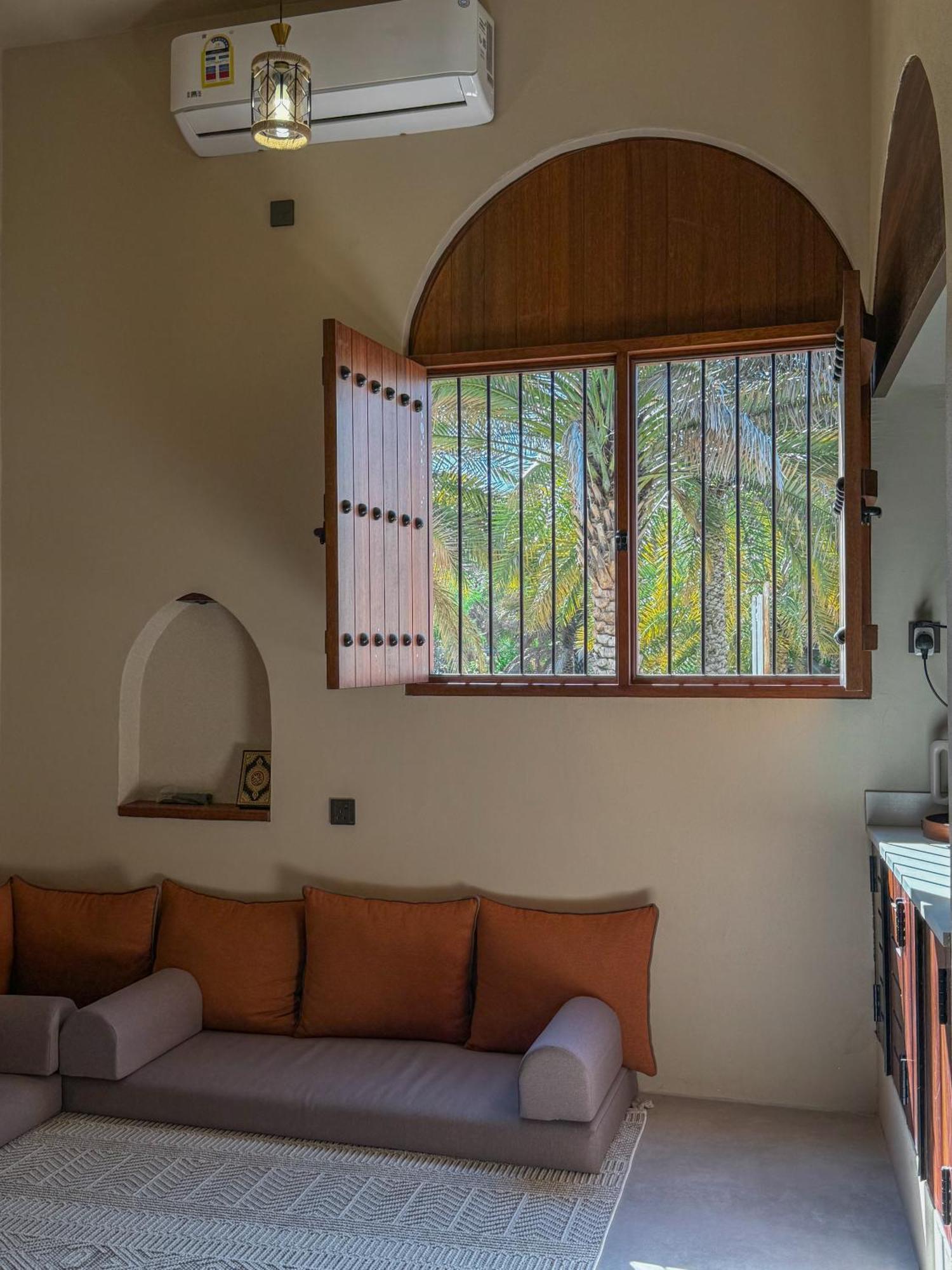 بيت أرض الثراء Rich Land House Нізва Екстер'єр фото